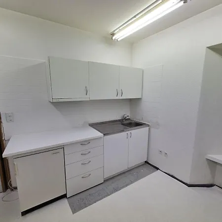 Private 3-zimmer -private Wc, Dusche, Küche- * Chur