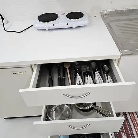 Private 3-zimmer -private Wc, Dusche, Küche- *