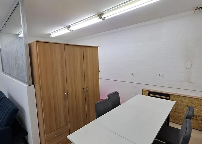 Apartment Private 3-zimmer -private Wc, Dusche, Küche- *